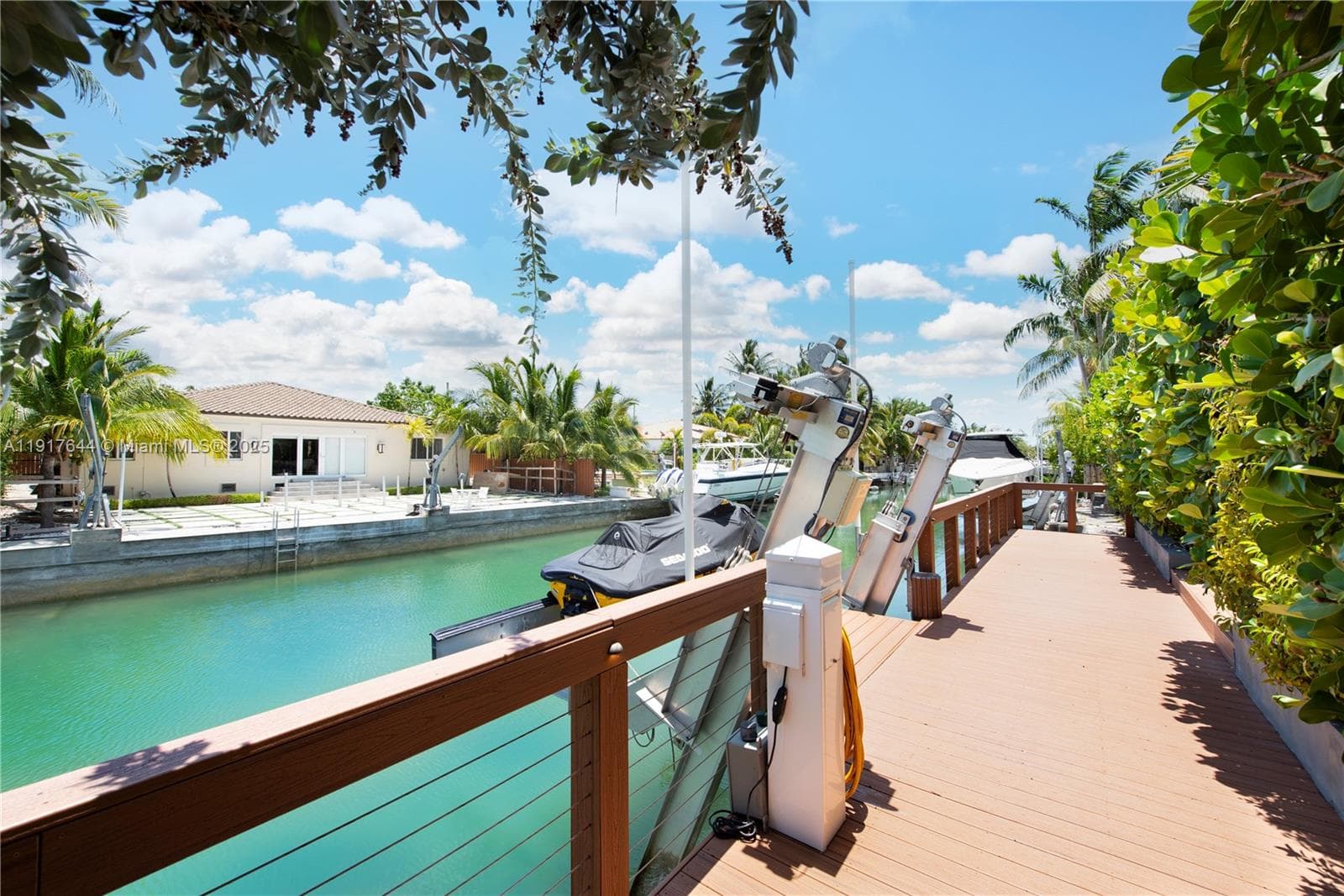 A11917644 — Miami Beach — 17
