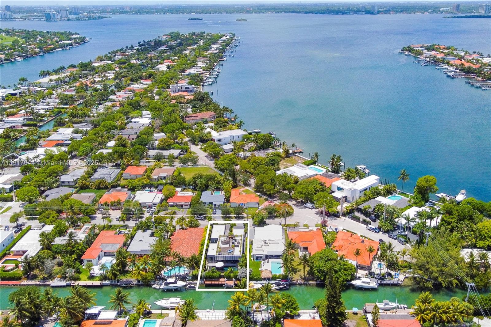 A11917644 — Miami Beach — 43