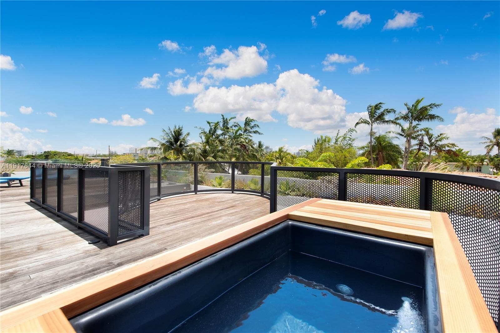 A11917644 — Miami Beach — 20