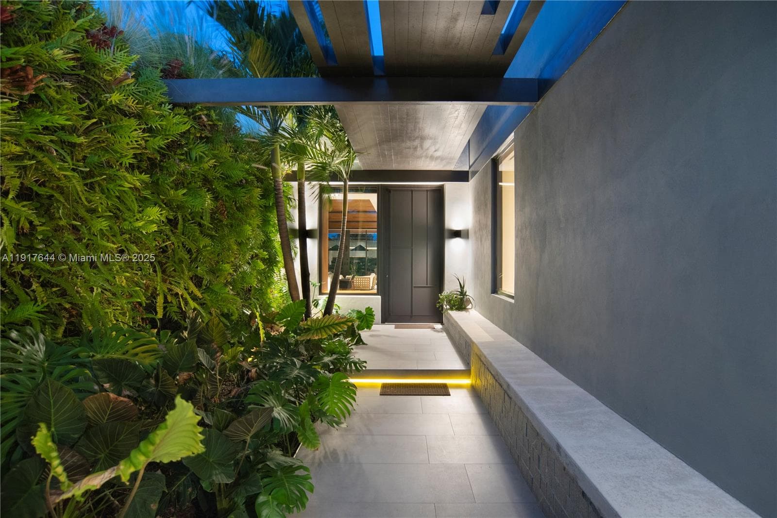 A11917644 — Miami Beach — 49