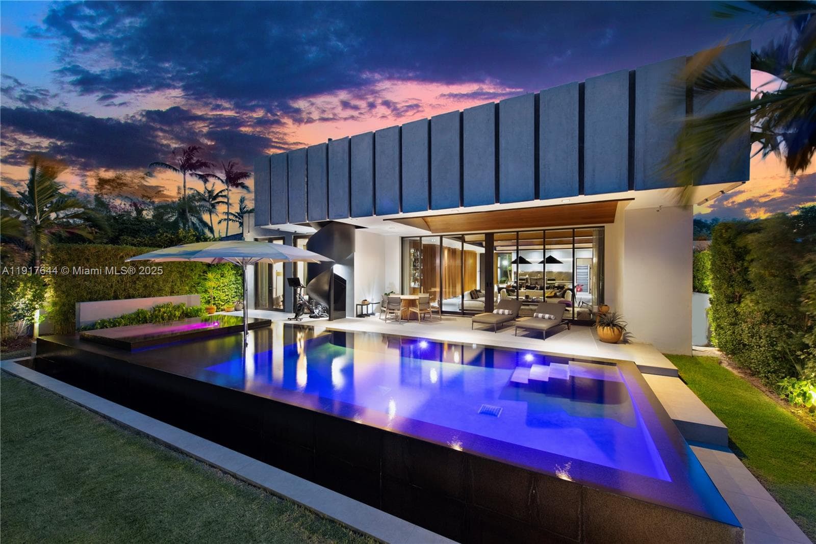 A11917644 — Miami Beach — 45
