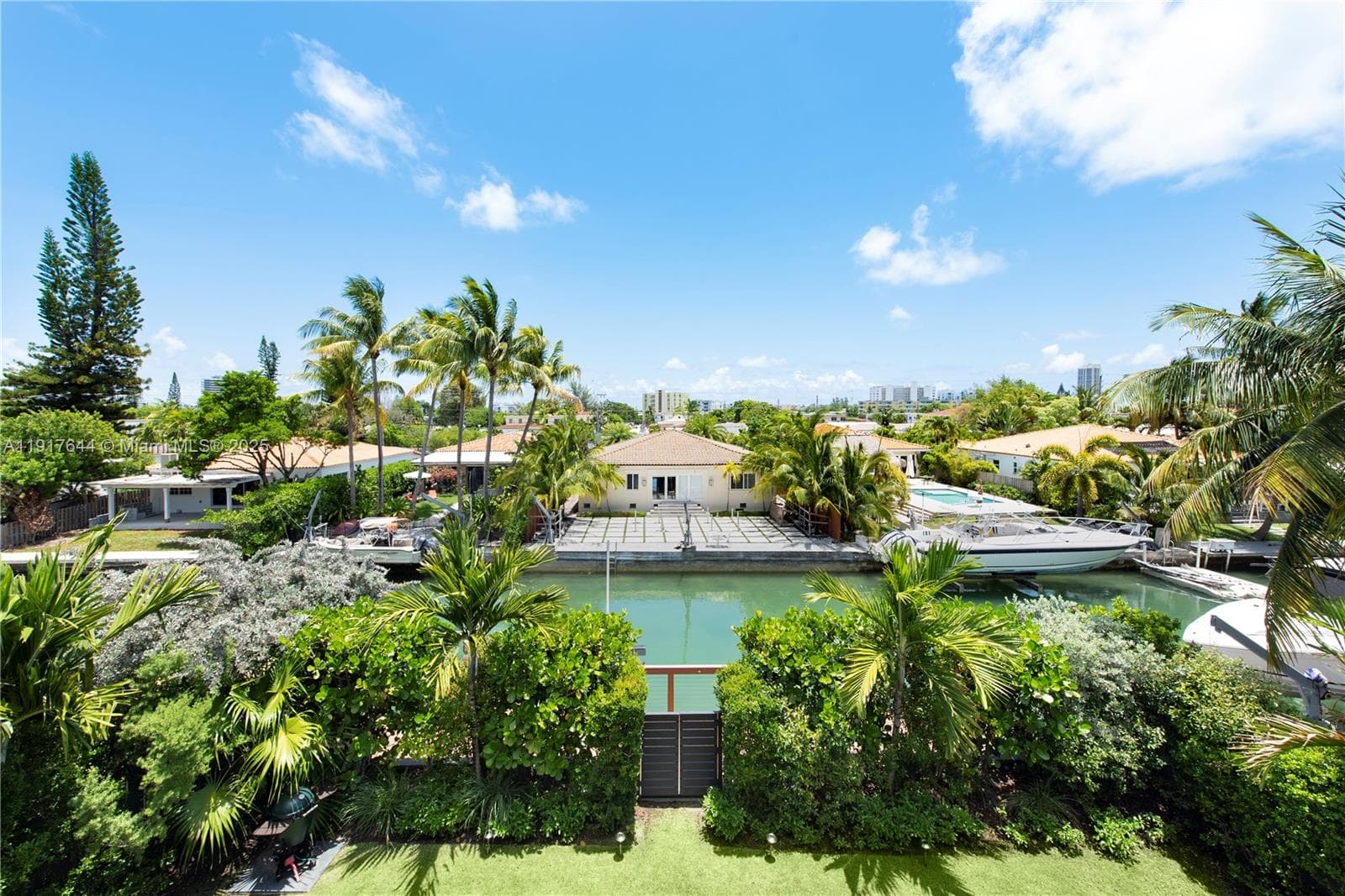 A11917644 — Miami Beach — 19
