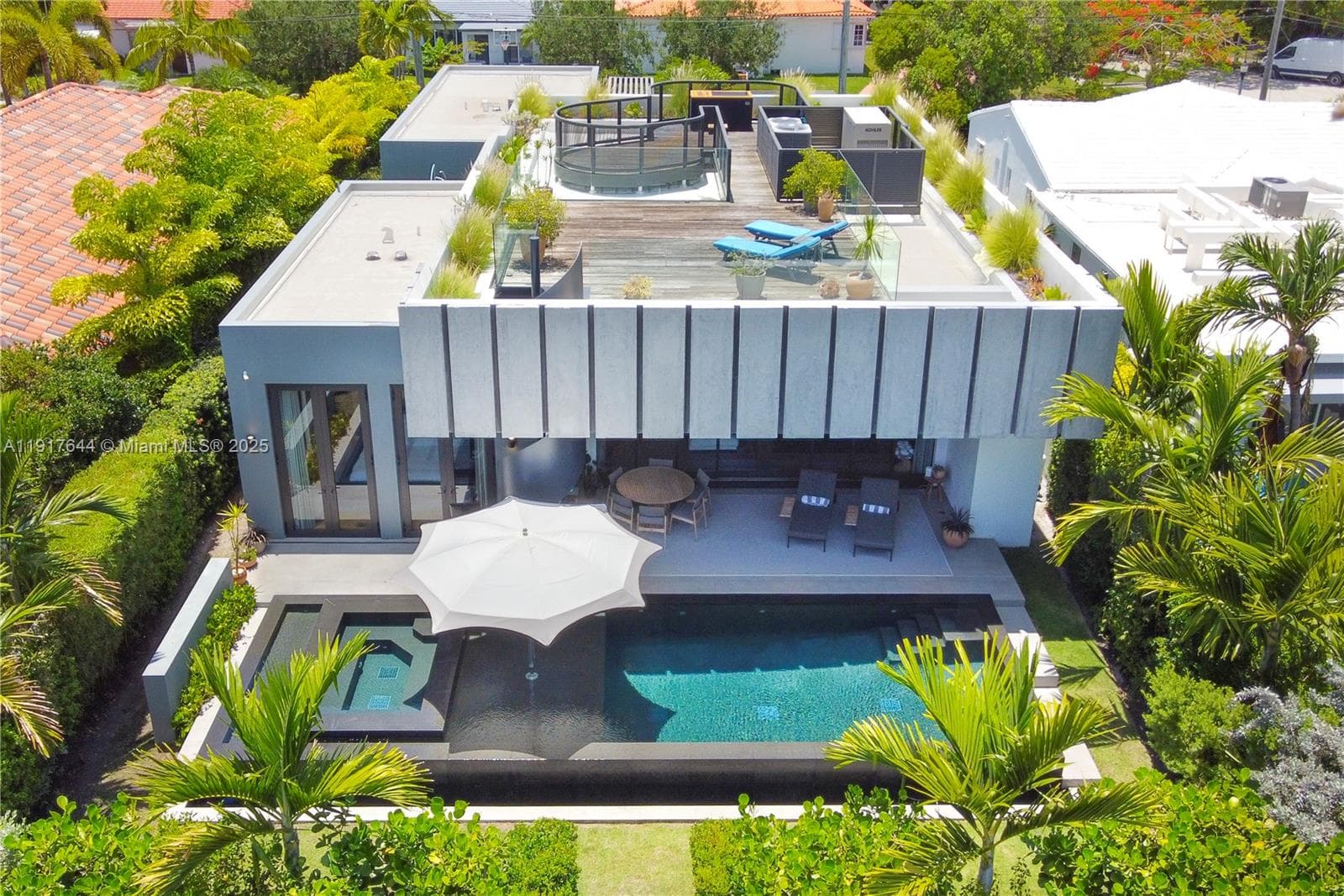 A11917644 — Miami Beach — 40