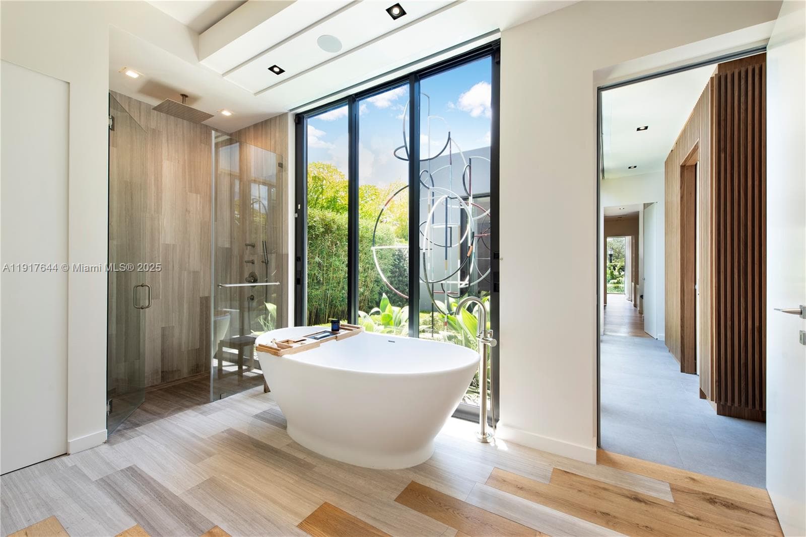 A11917644 — Miami Beach — 31