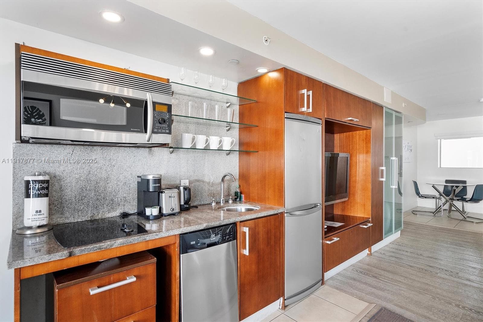 A11917877 — Miami Beach — 28