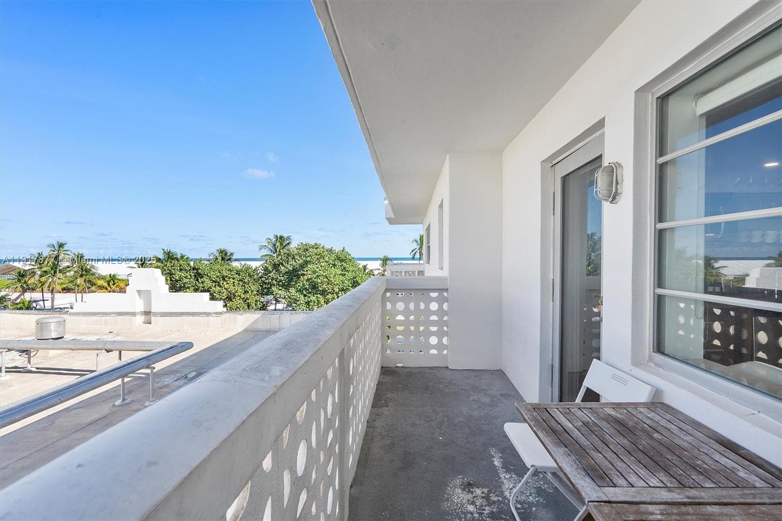 A11917877 — Miami Beach — 9