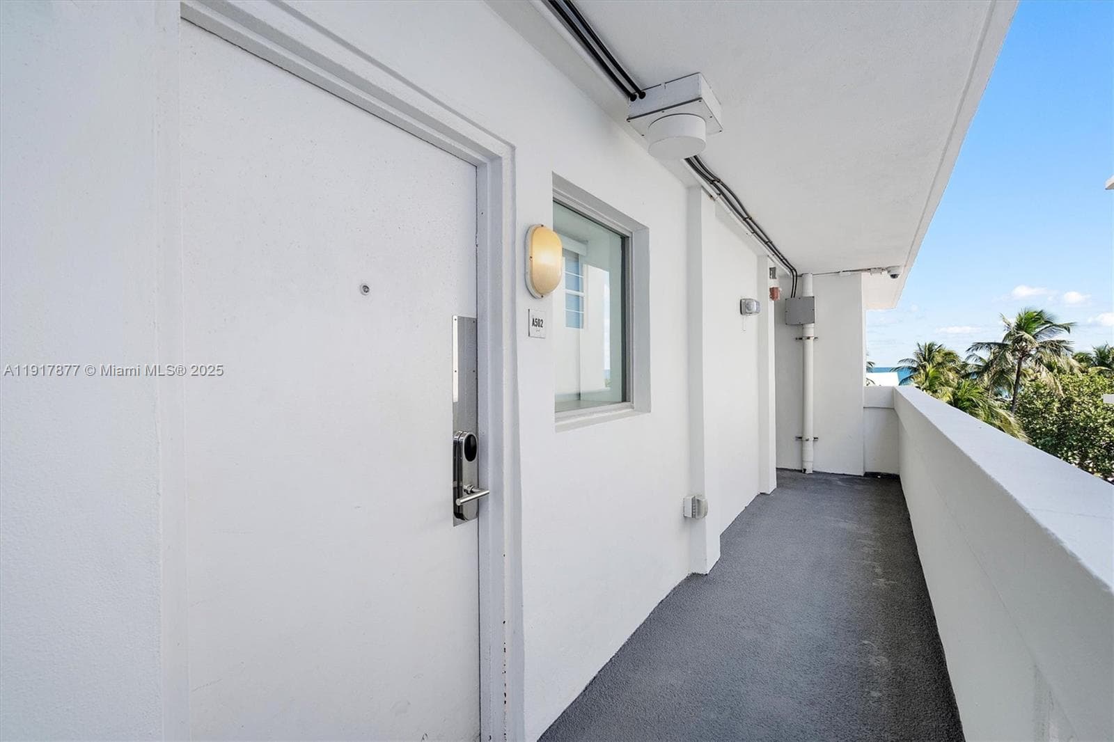A11917877 — Miami Beach — 30