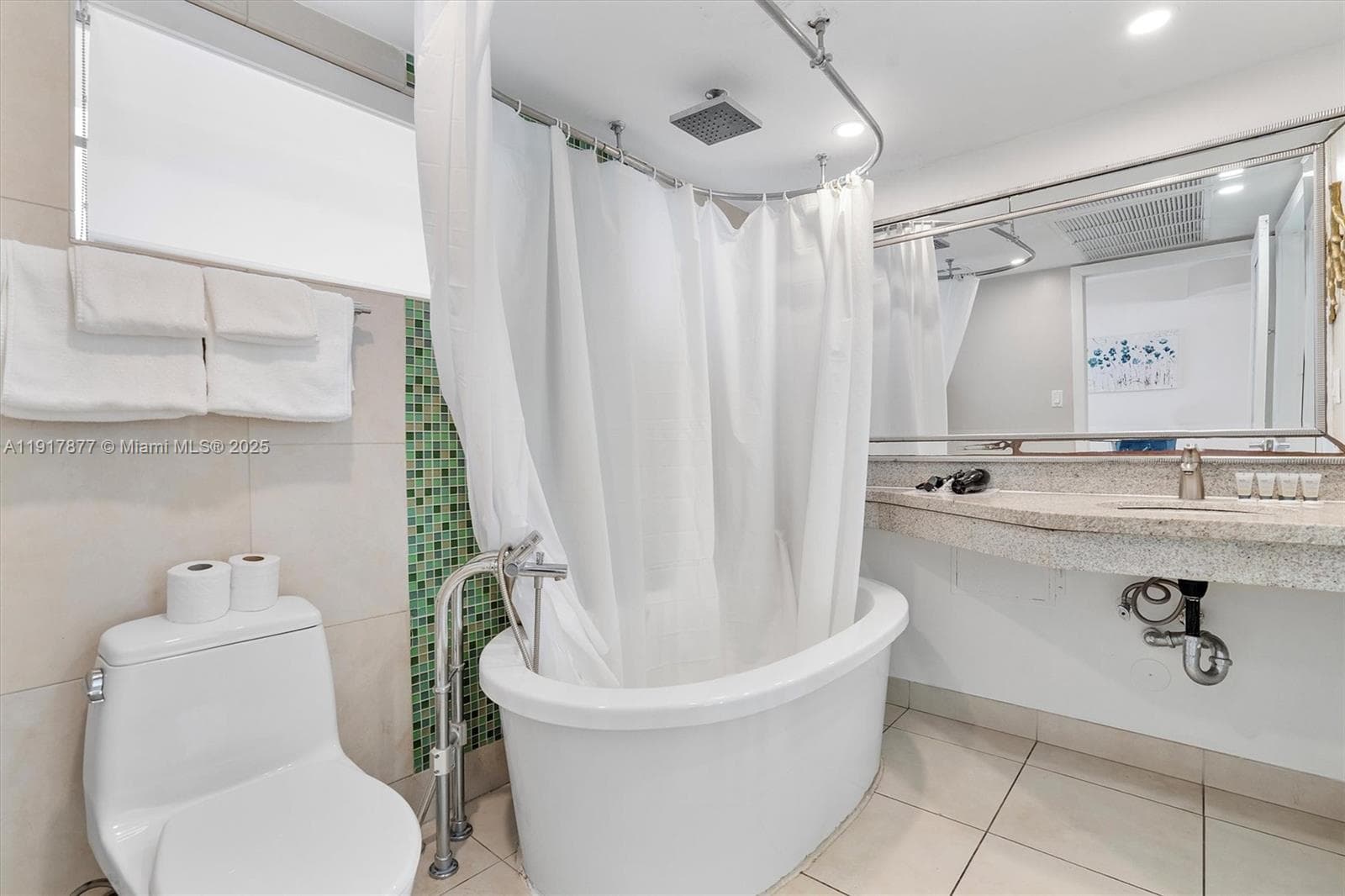 A11917877 — Miami Beach — 18