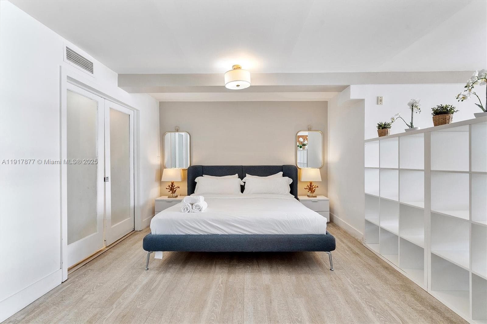 A11917877 — Miami Beach — 15