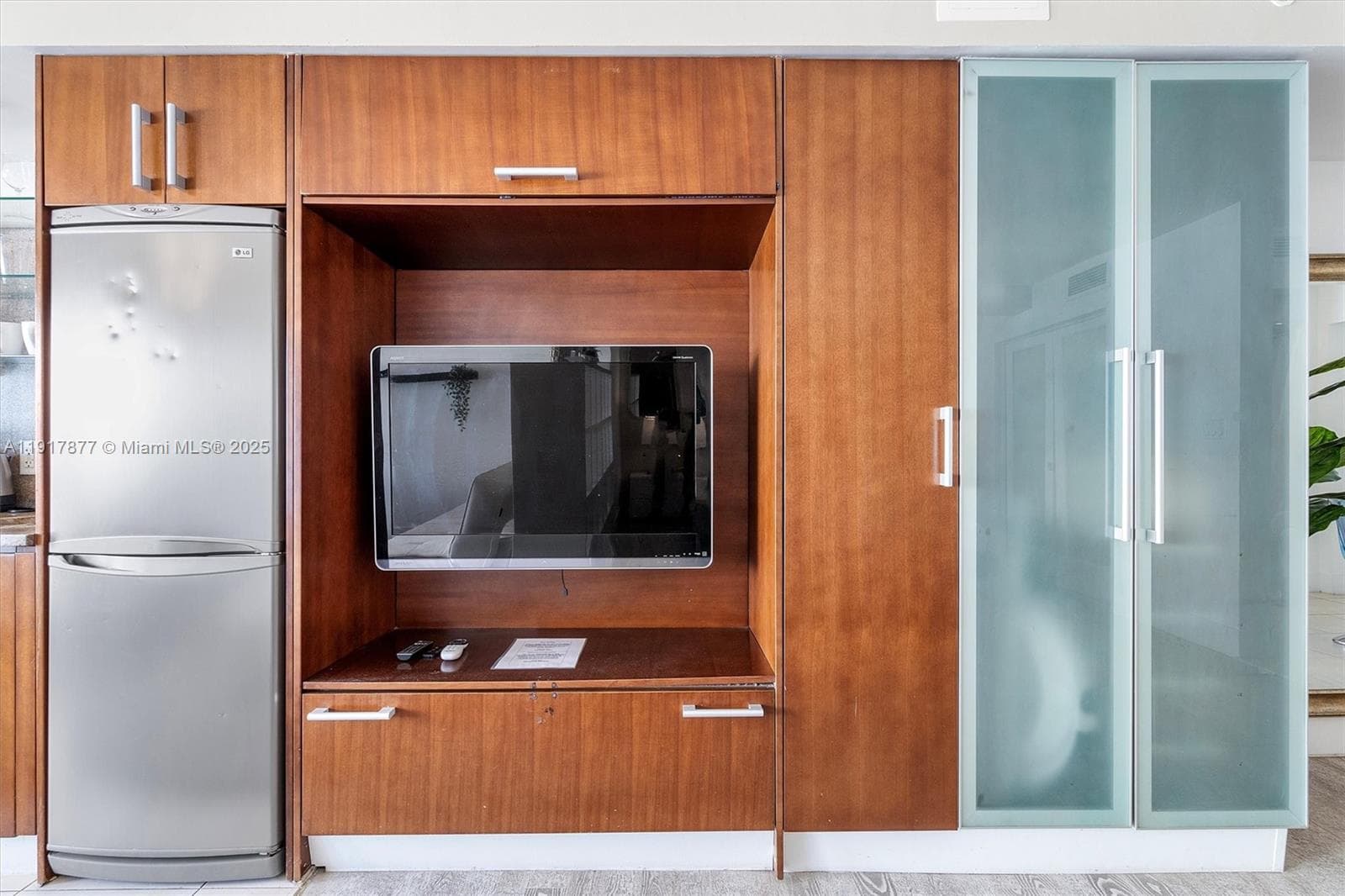 A11917877 — Miami Beach — 25