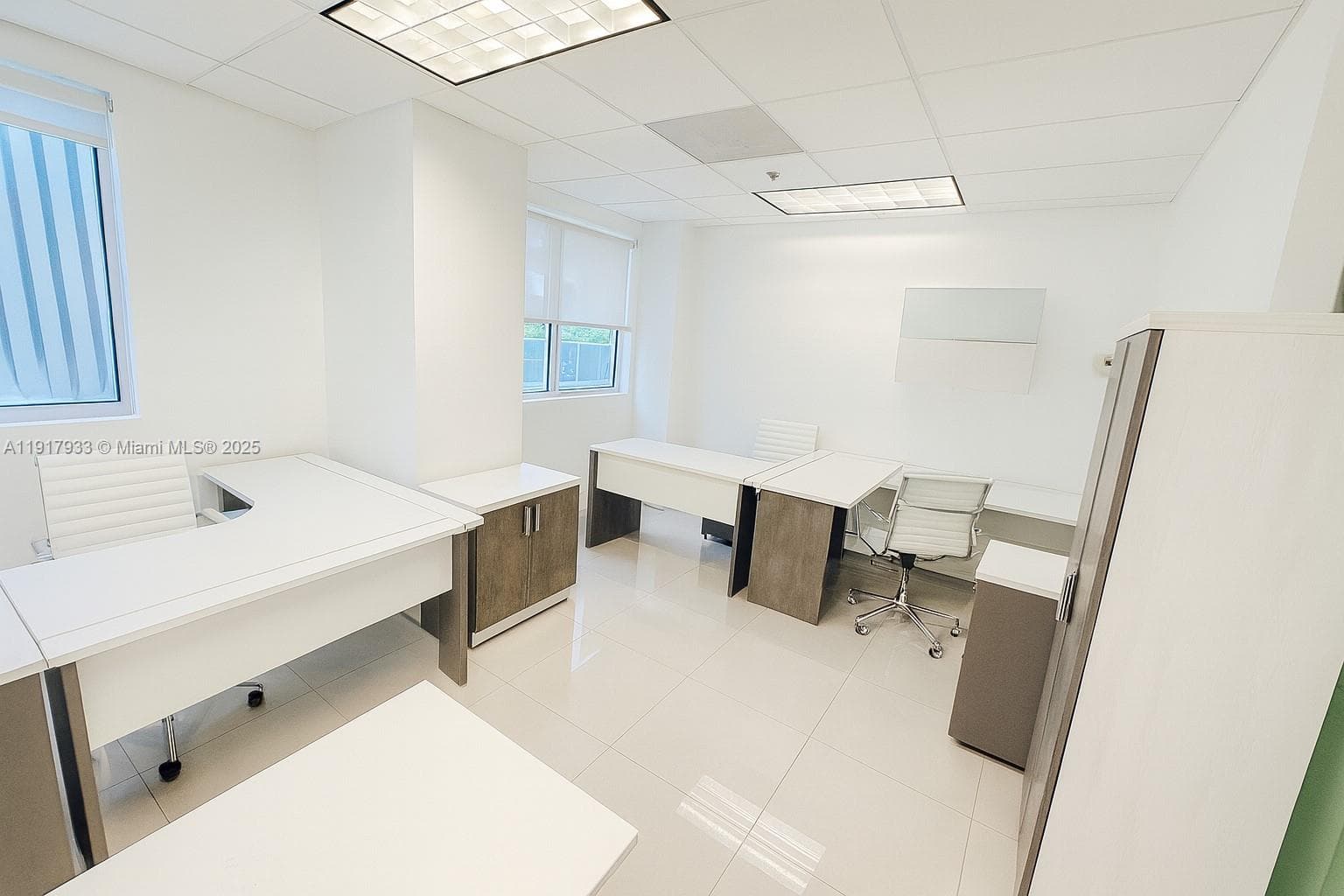 A11917933 — Miami Beach — 13