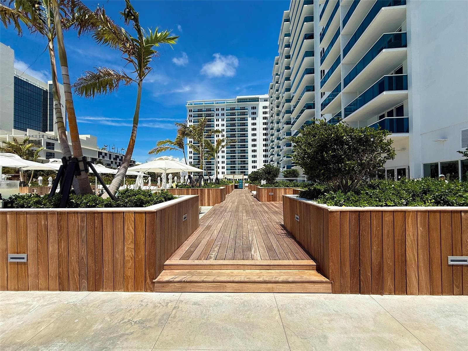 F10537659 — Miami Beach — 11