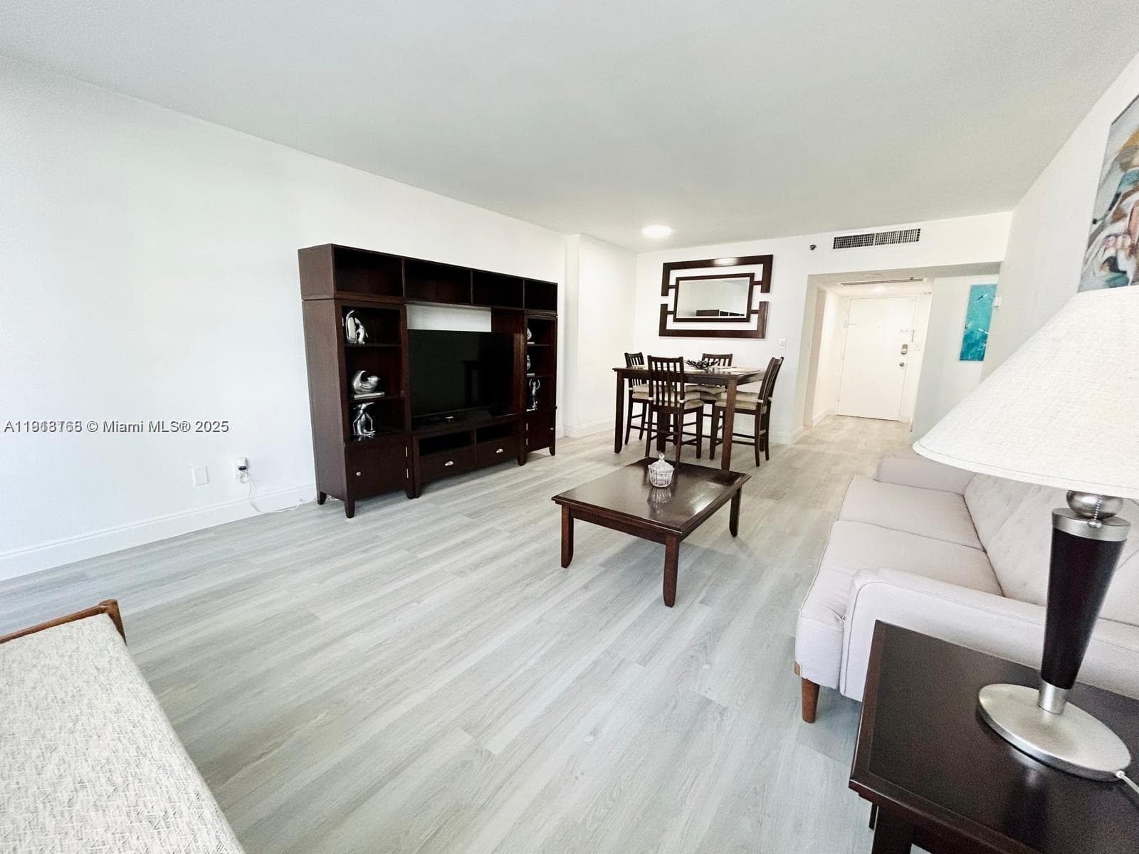 A11918168 — Miami Beach — 2
