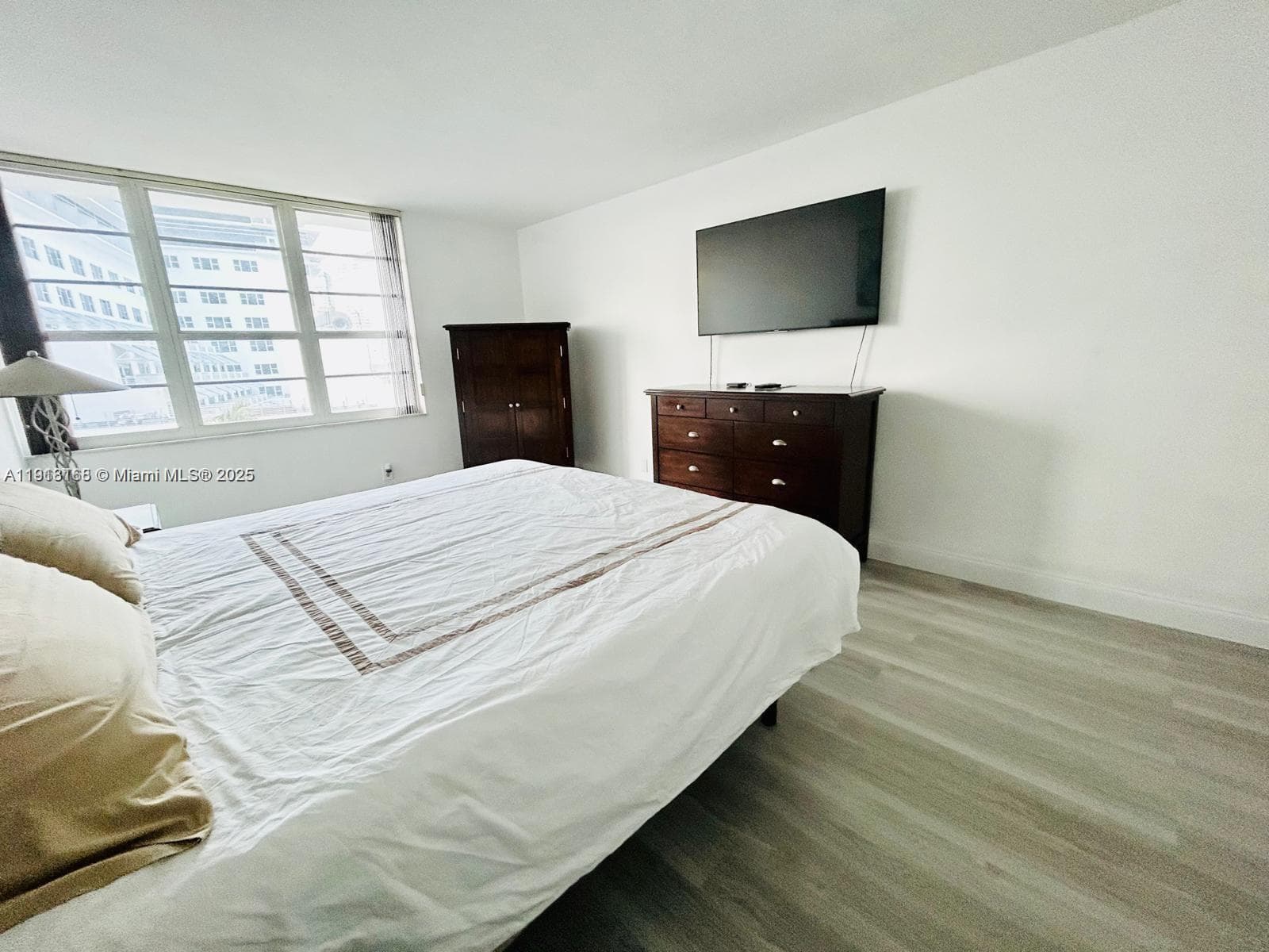 A11918168 — Miami Beach — 6