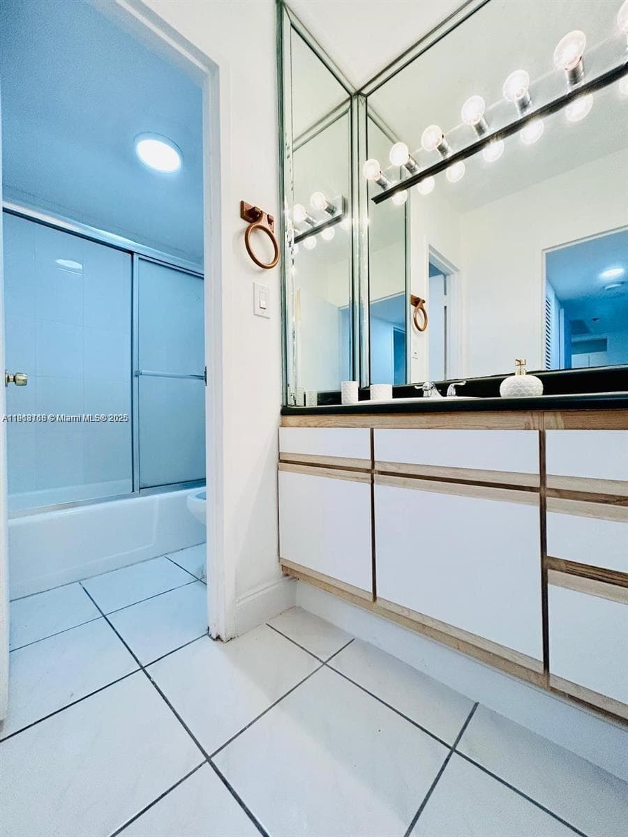 A11918168 — Miami Beach — 7