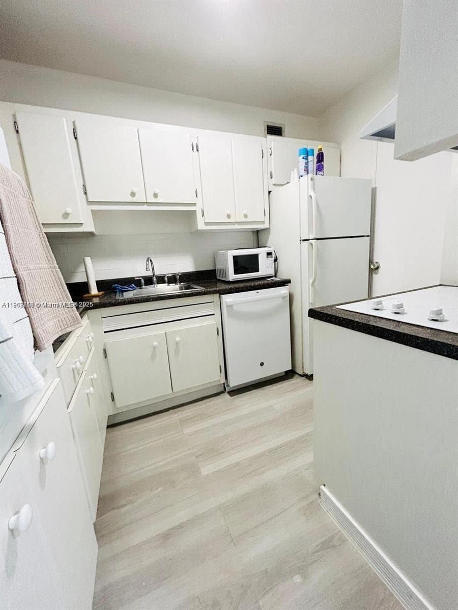 A11918168 — Miami Beach — 3