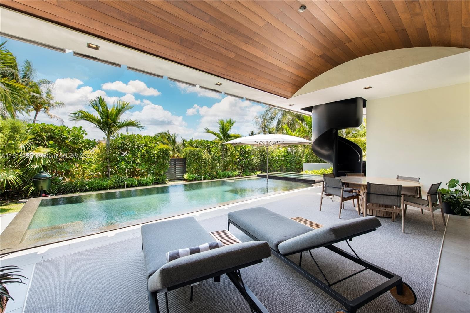 A11918180 — Miami Beach — 9
