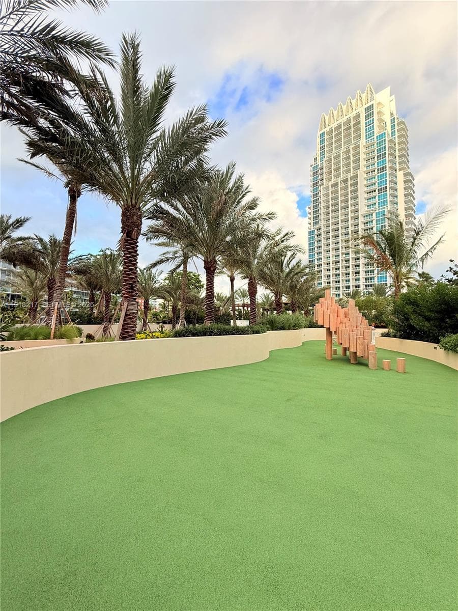 A11918217 — Miami Beach — 42
