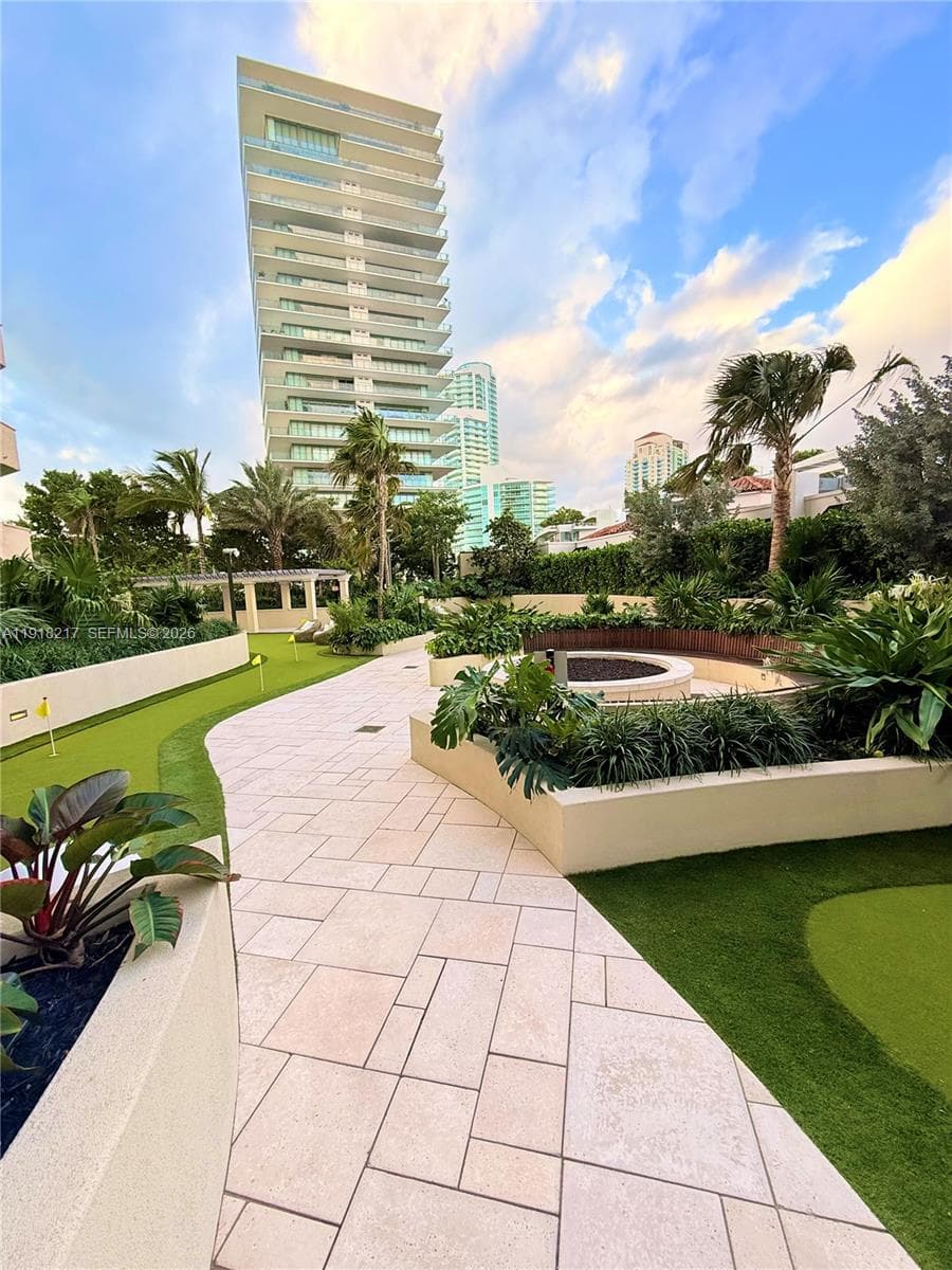 A11918217 — Miami Beach — 36