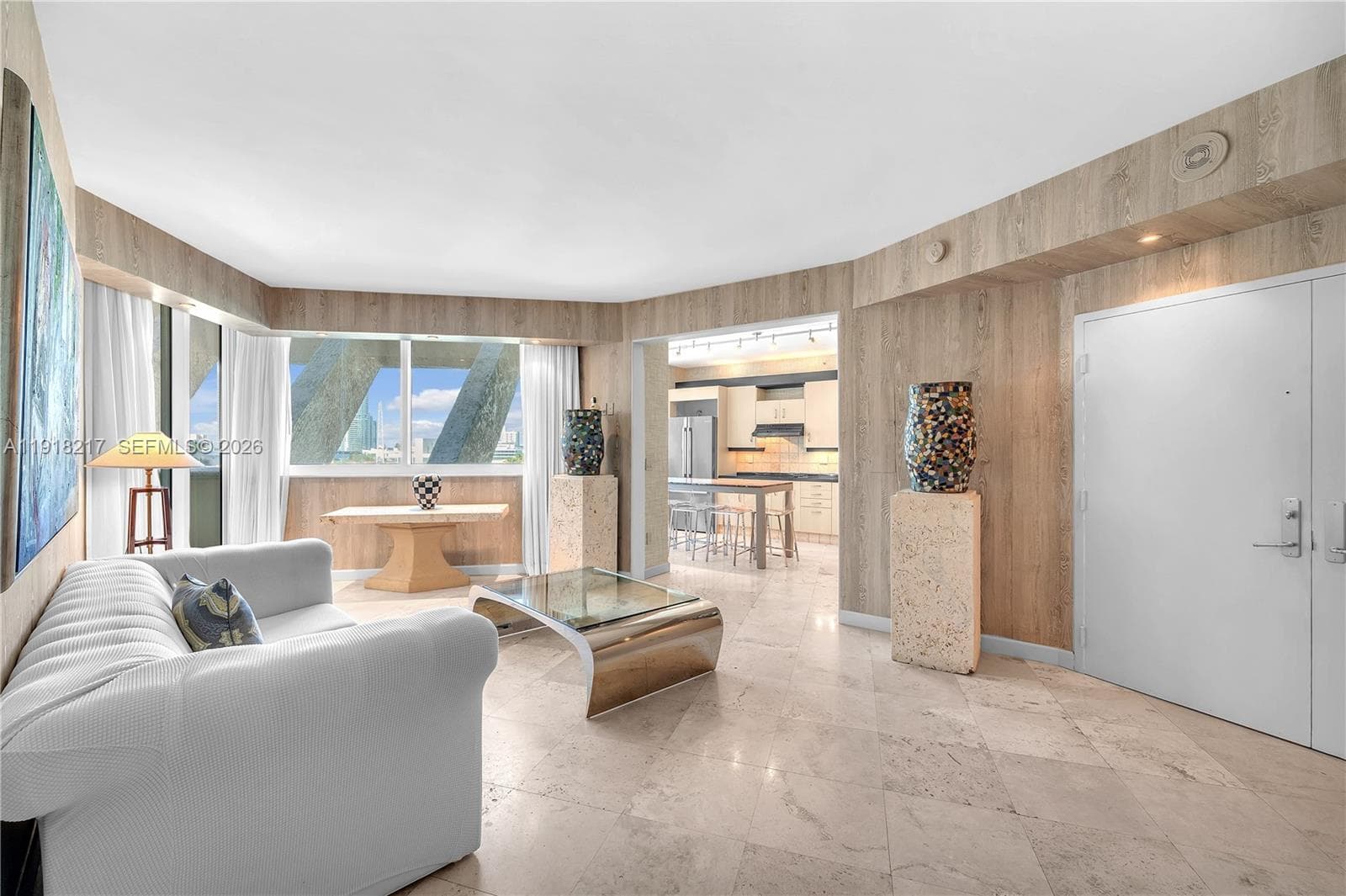 A11918217 — Miami Beach