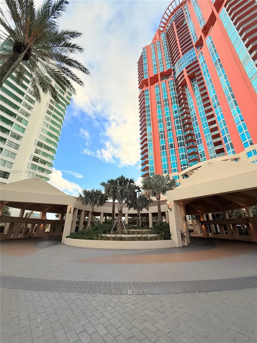 A11918217 — Miami Beach — 20