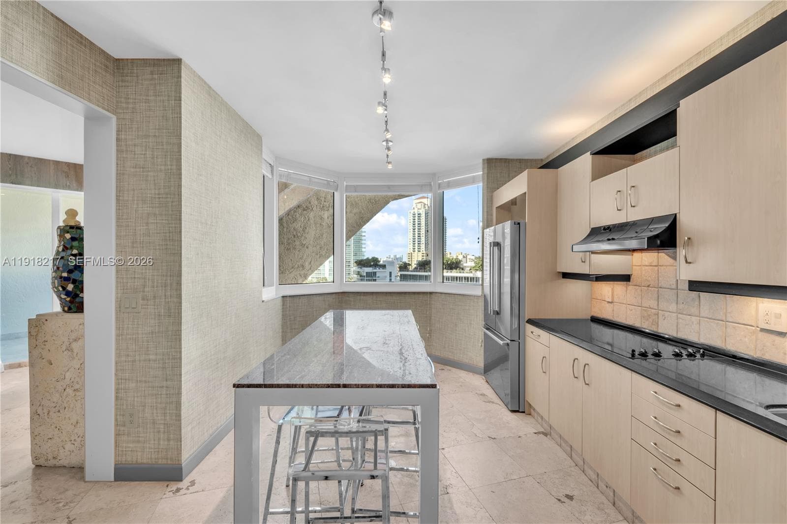A11918217 — Miami Beach — 8