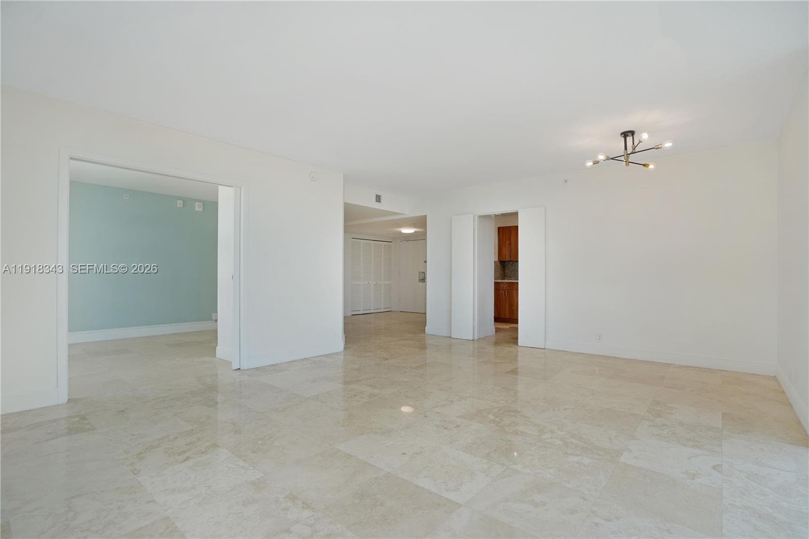 A11918343 — Miami Beach — 11