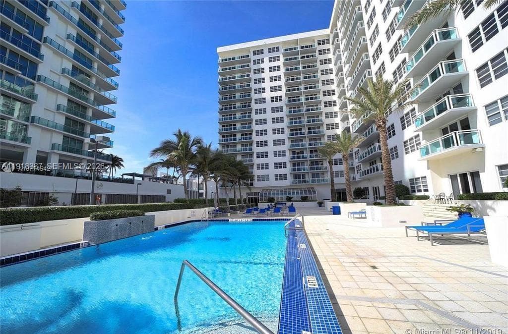 A11918387 — Miami Beach — 23
