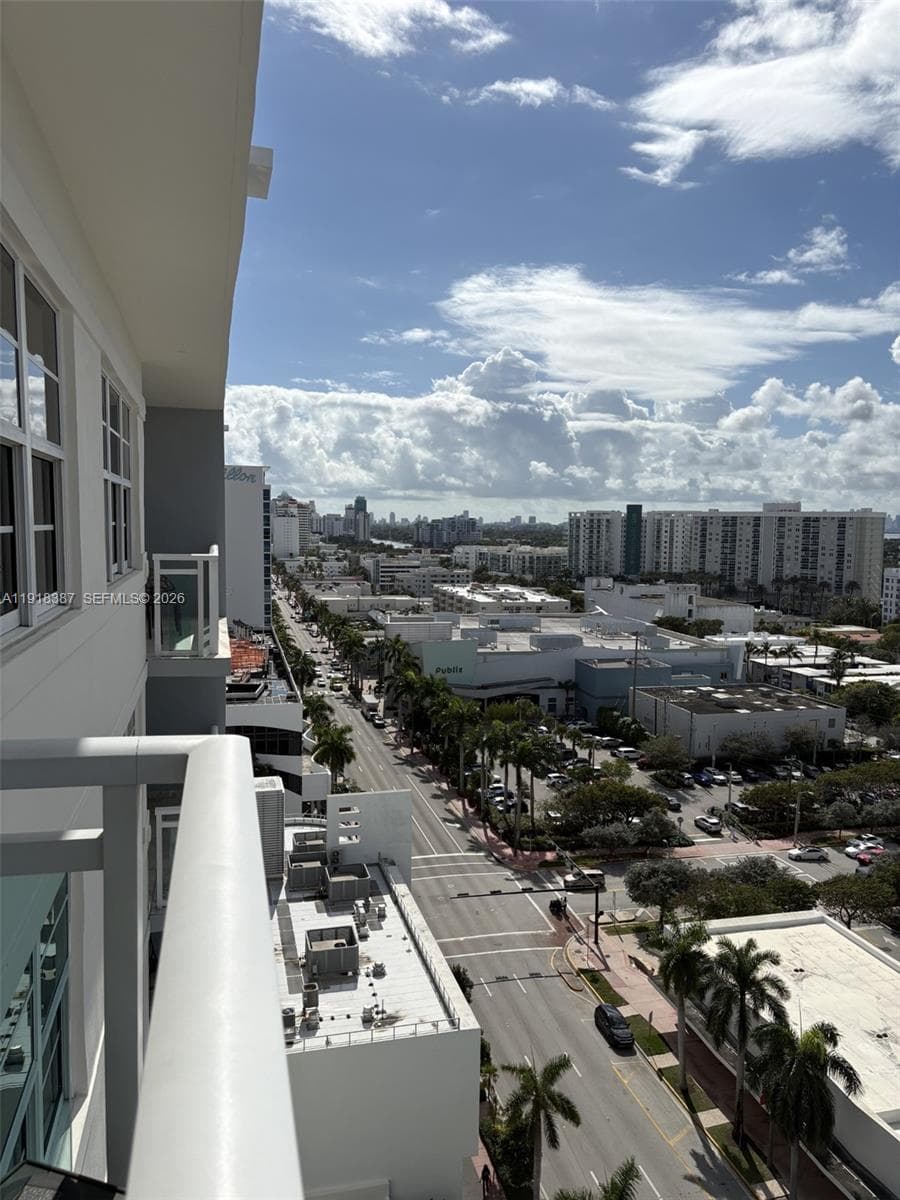A11918387 — Miami Beach — 16