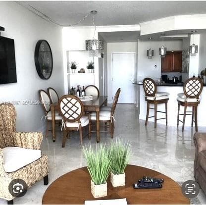 A11918387 — Miami Beach — 3