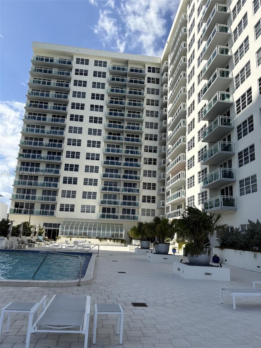A11918387 — Miami Beach — 24