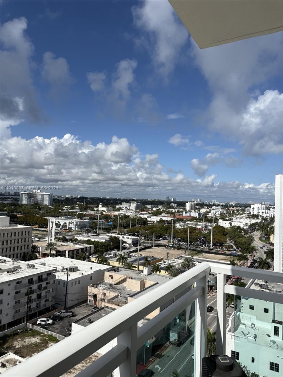 A11918387 — Miami Beach — 15