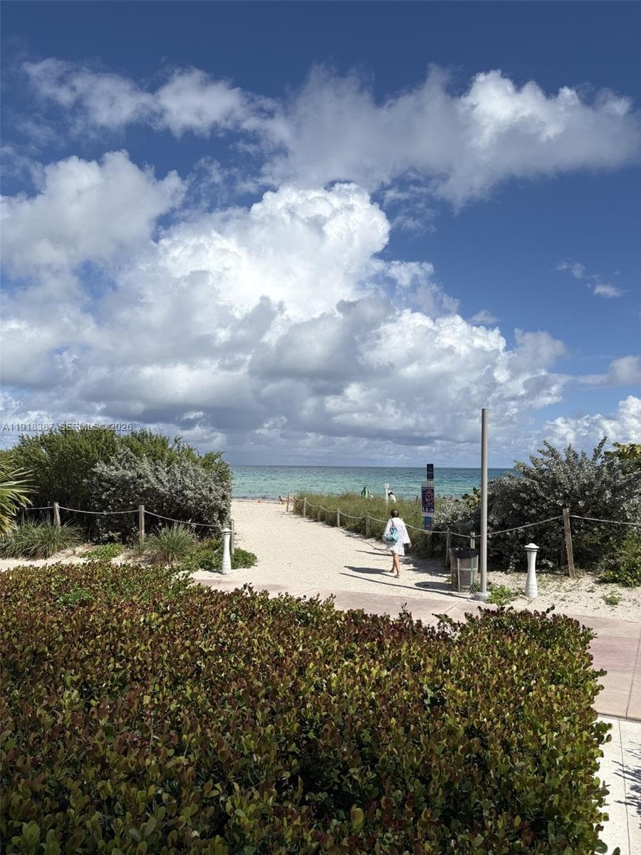 A11918387 — Miami Beach — 25