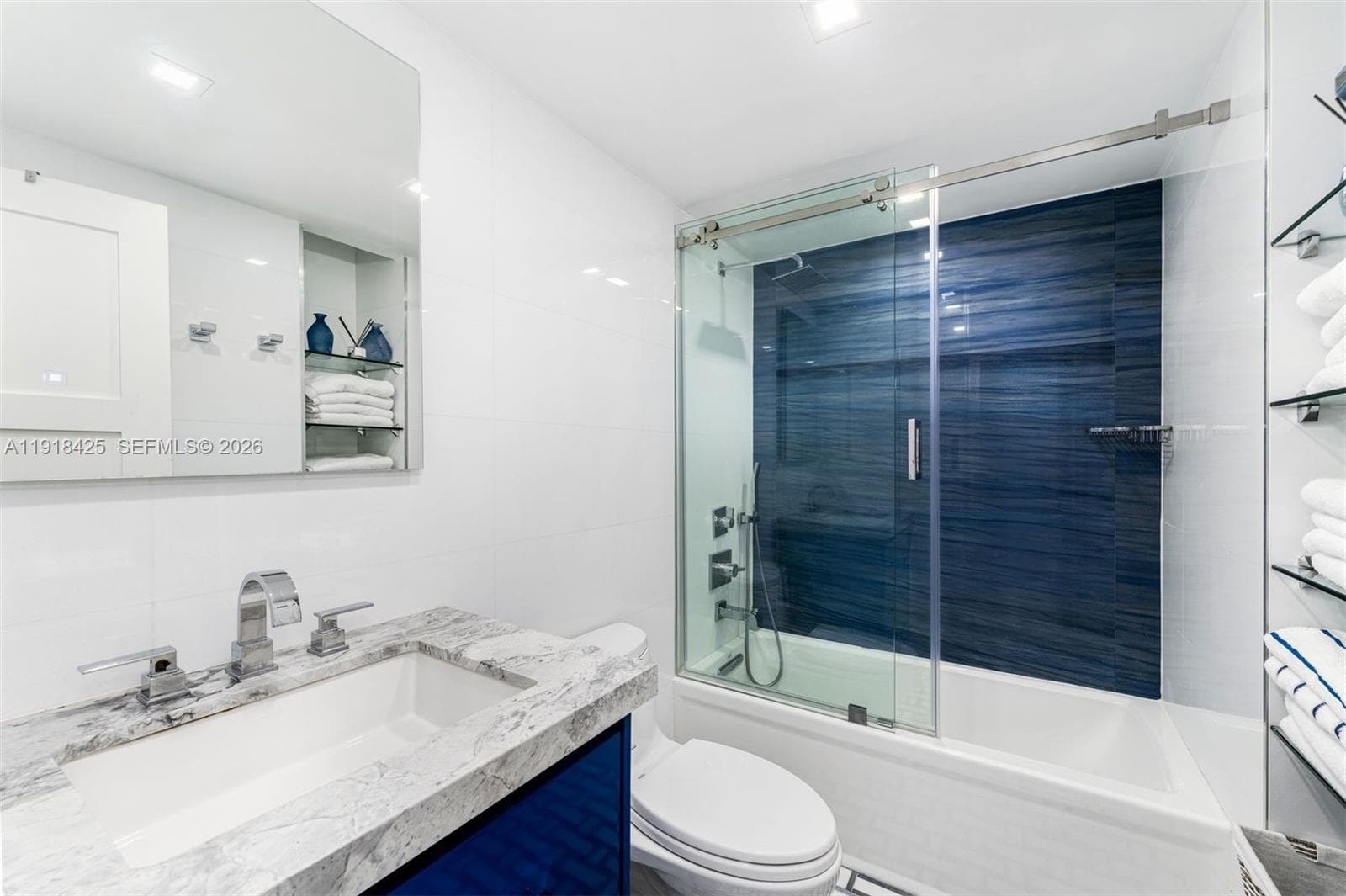 A11918425 — Miami Beach — 17