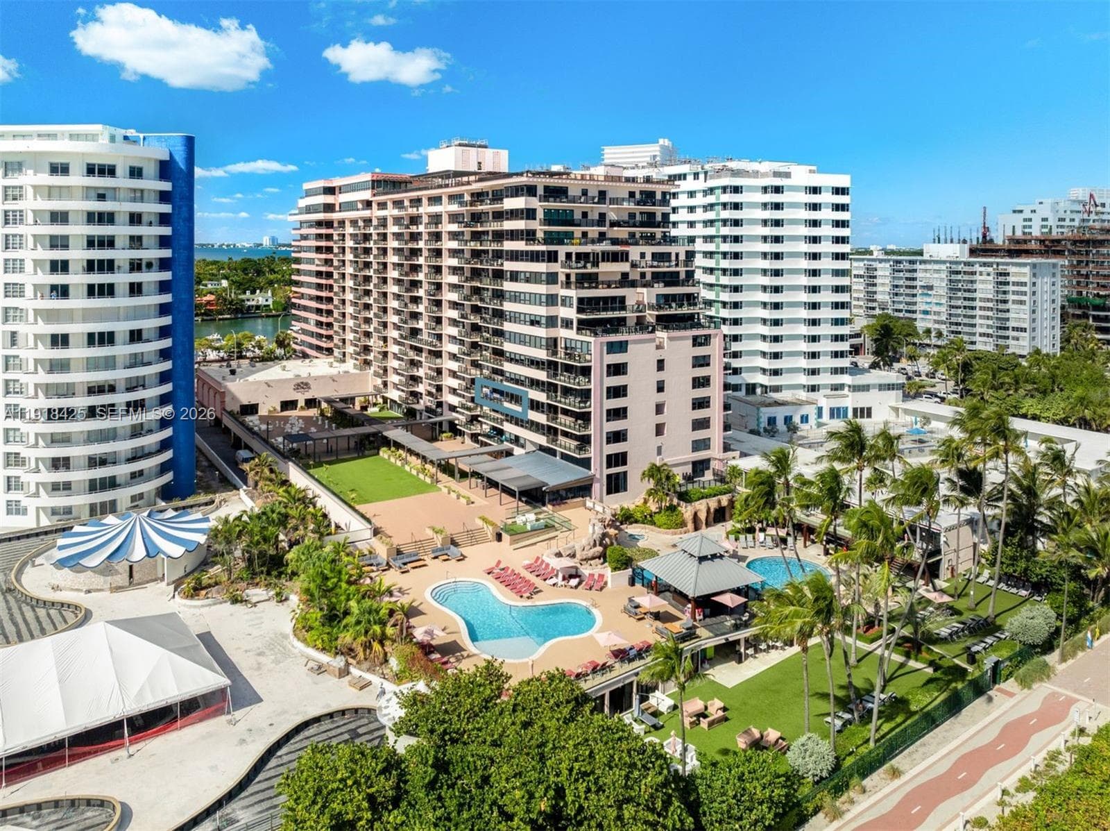 A11918425 — Miami Beach — 34