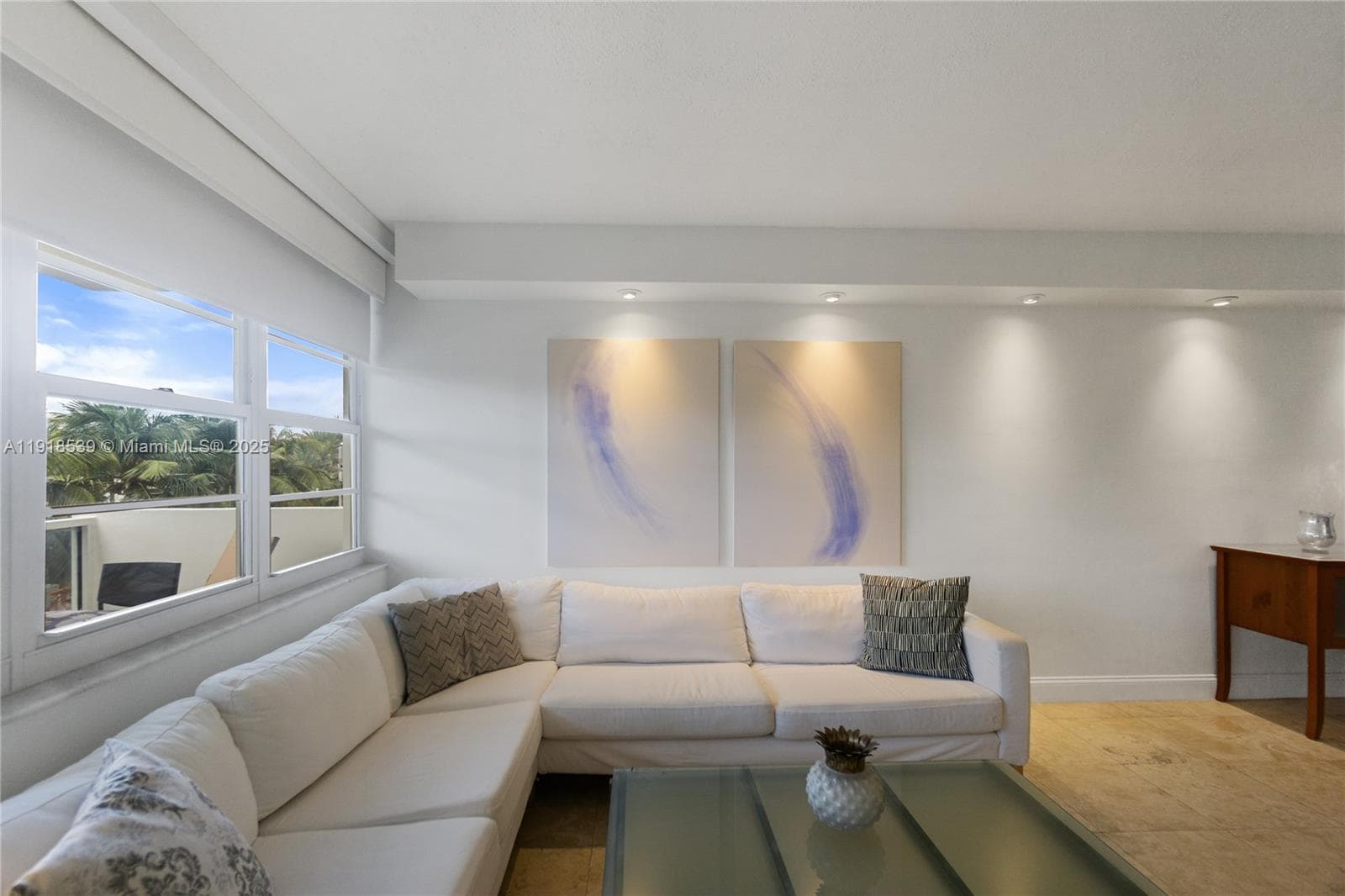 A11918539 — Miami Beach — 6