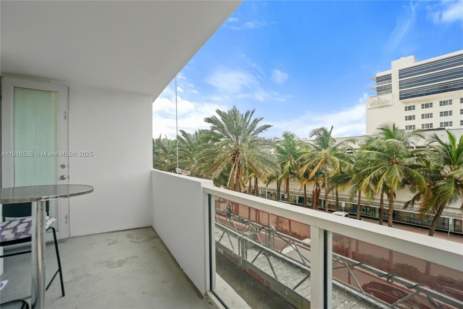 A11918539 — Miami Beach — 3
