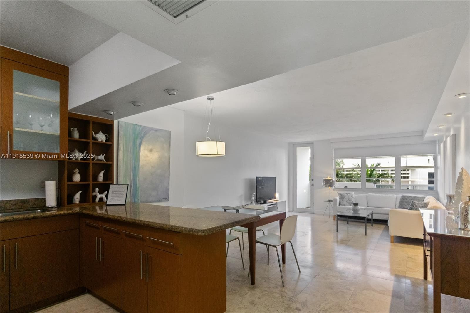 A11918539 — Miami Beach — 9