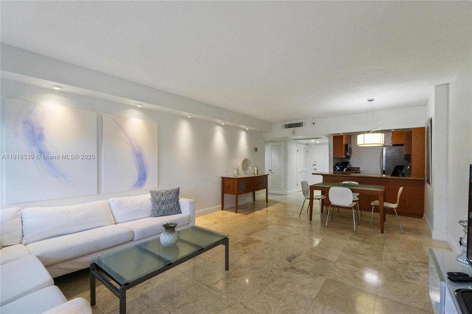 A11918539 — Miami Beach — 4