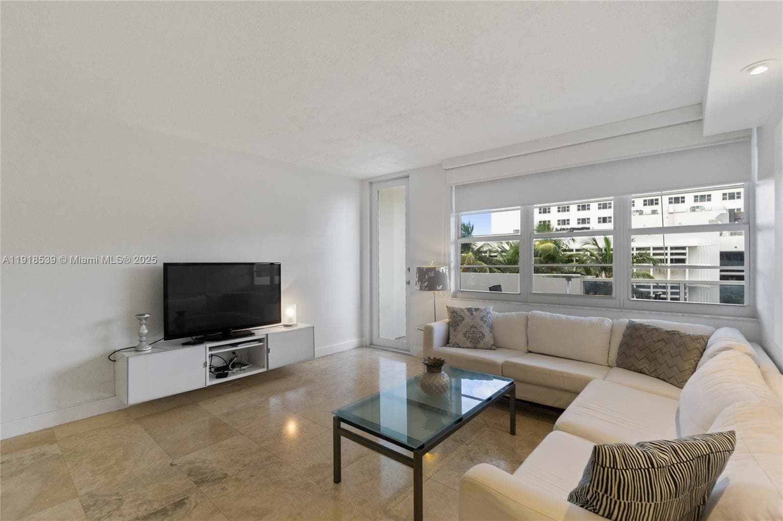 A11918539 — Miami Beach — 8