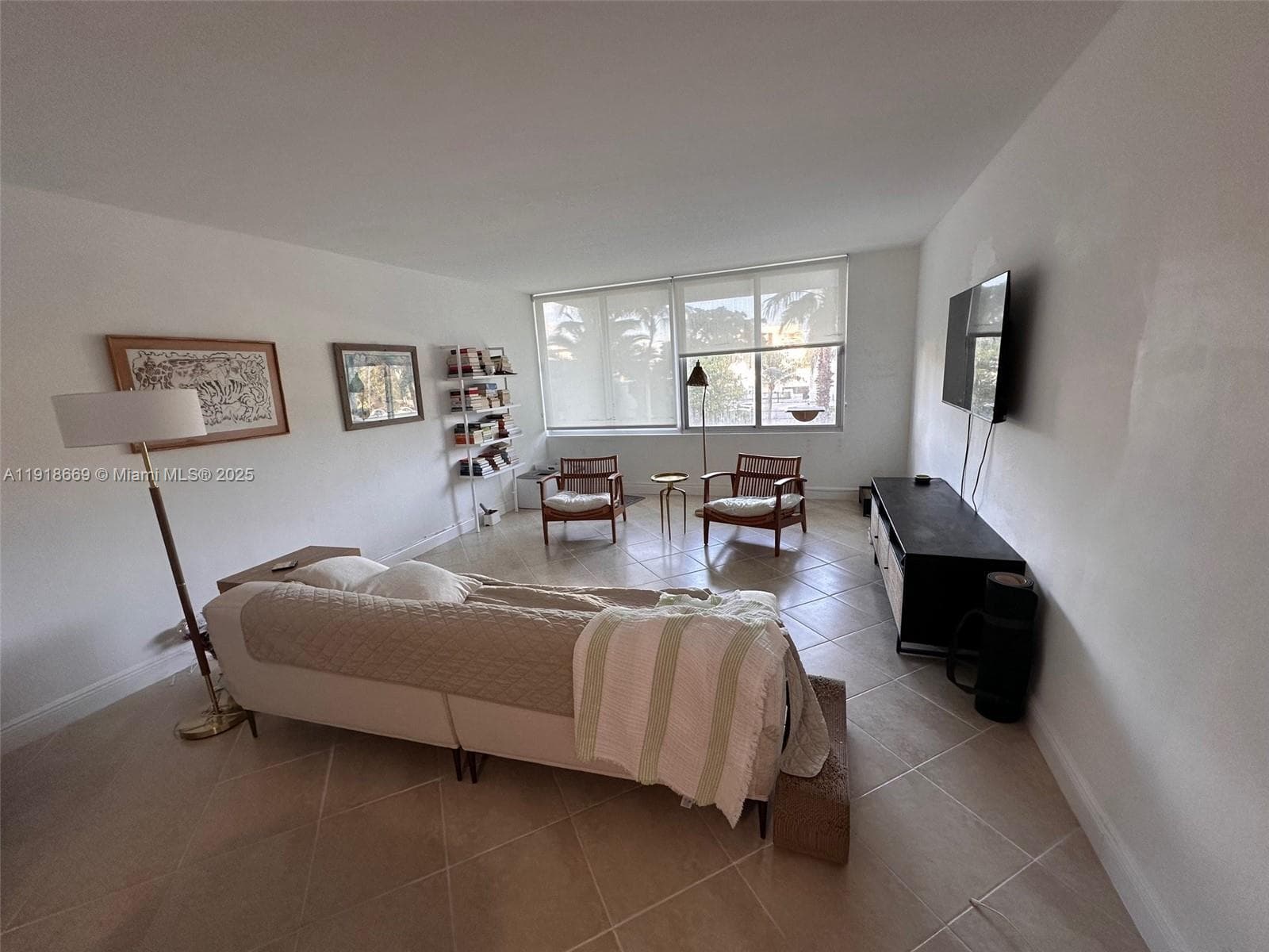 A11918669 — Miami Beach — 2