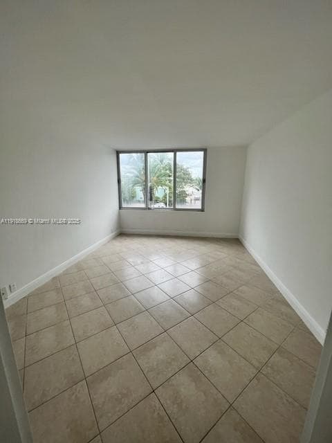 A11918669 — Miami Beach — 7
