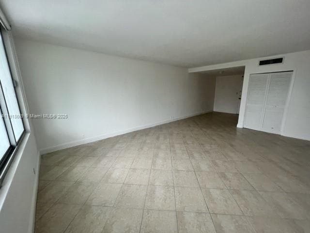 A11918669 — Miami Beach — 3