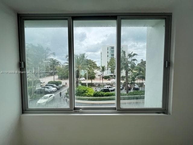 A11918669 — Miami Beach — 8