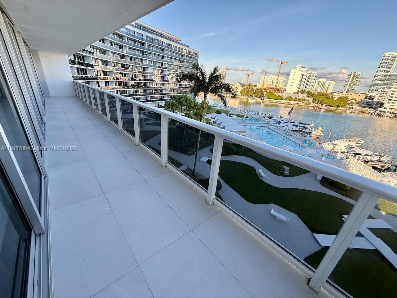 A11918700 — Miami Beach — 22