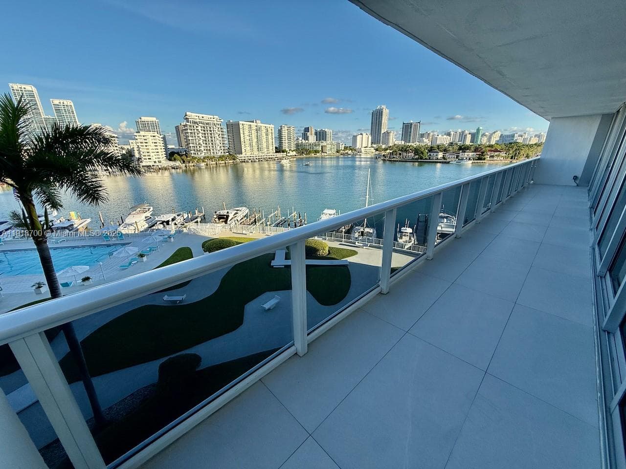 A11918700 — Miami Beach — 20