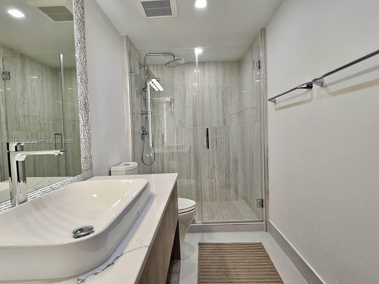 A11918700 — Miami Beach — 41