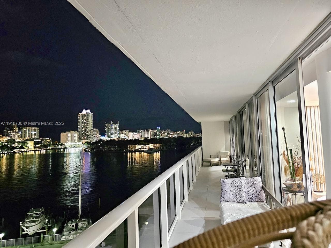 A11918700 — Miami Beach — 21