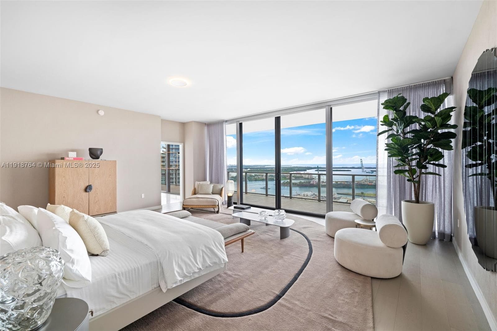 A11918764 — Miami Beach — 62