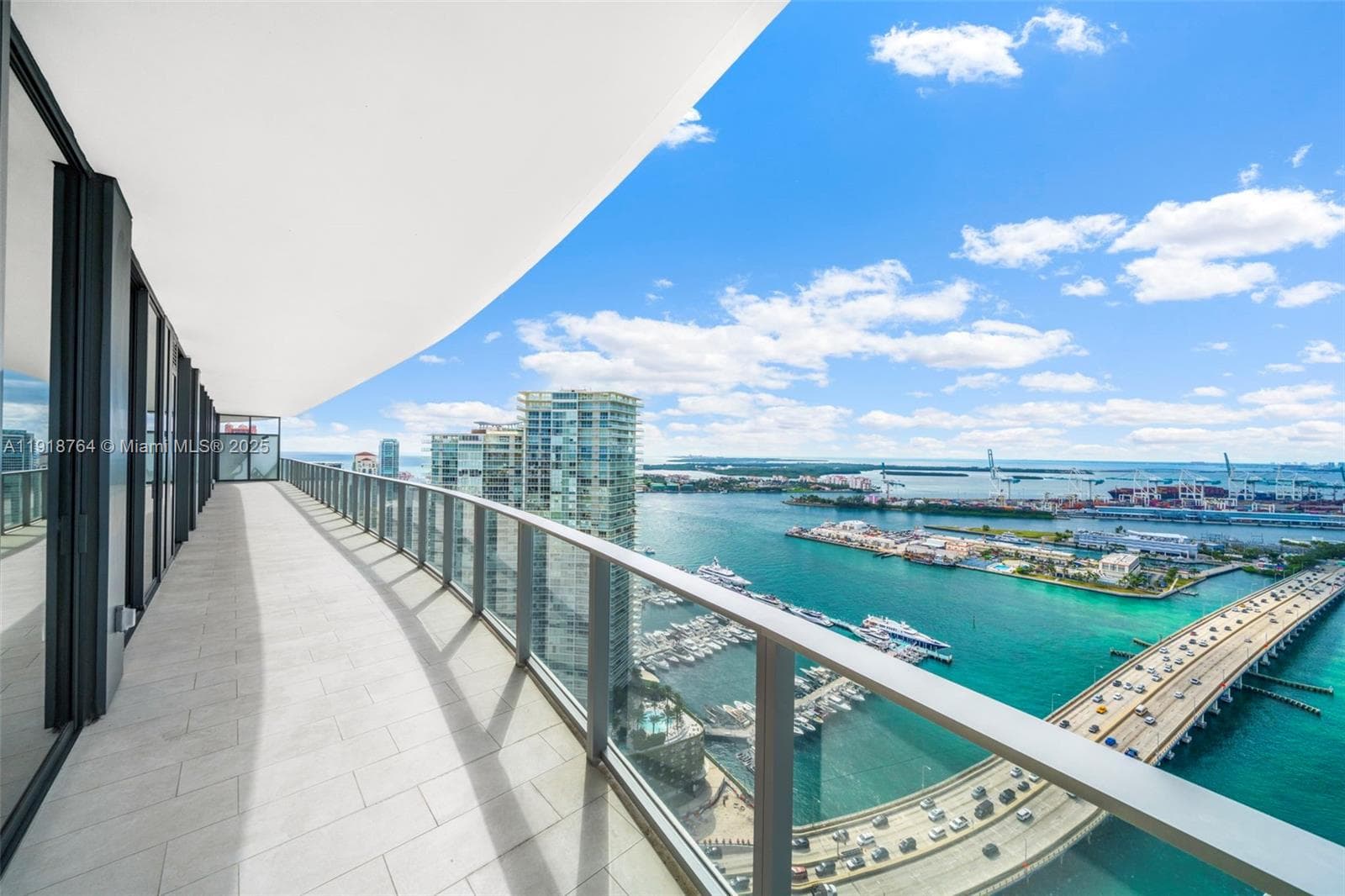 A11918764 — Miami Beach — 76